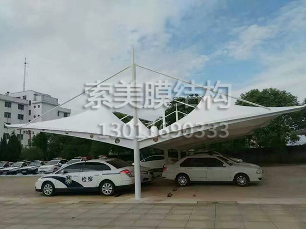 膜結構車棚